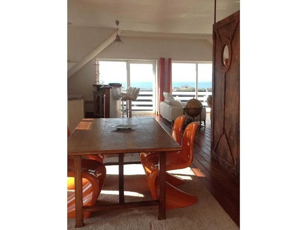 Holiday Apartment With 3 Bedrooms Sibiril